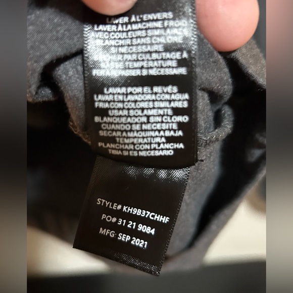 💰2/$10 Kenneth Cole black, Grey& white color block Pullover hoody size M - Picture 9 of 9